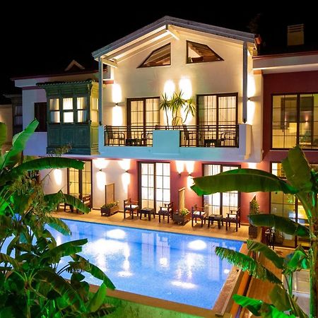 Cesmekes Otel ภายนอก รูปภาพ