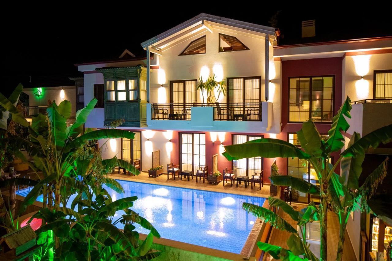 Cesmekes Otel ภายนอก รูปภาพ