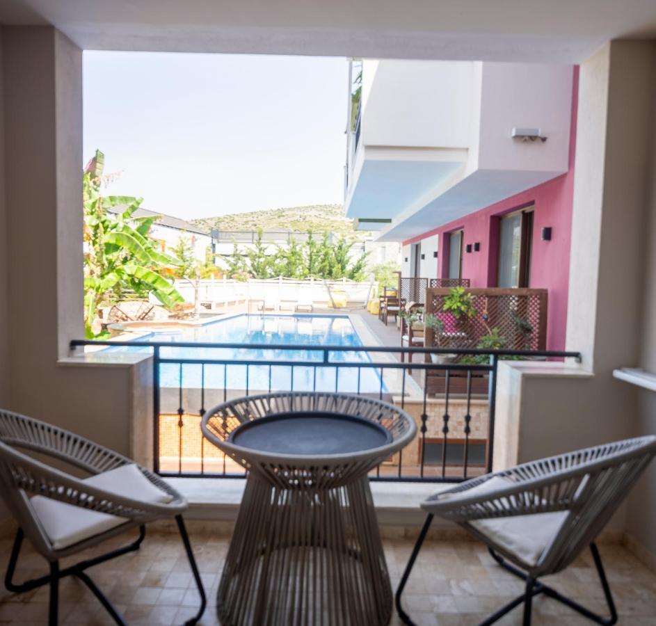 Cesmekes Otel ภายนอก รูปภาพ