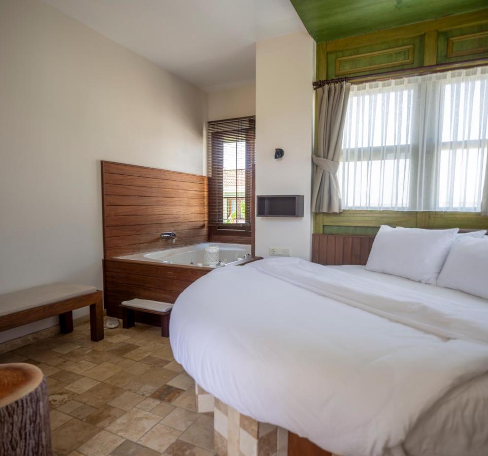 Cesmekes Otel ภายนอก รูปภาพ