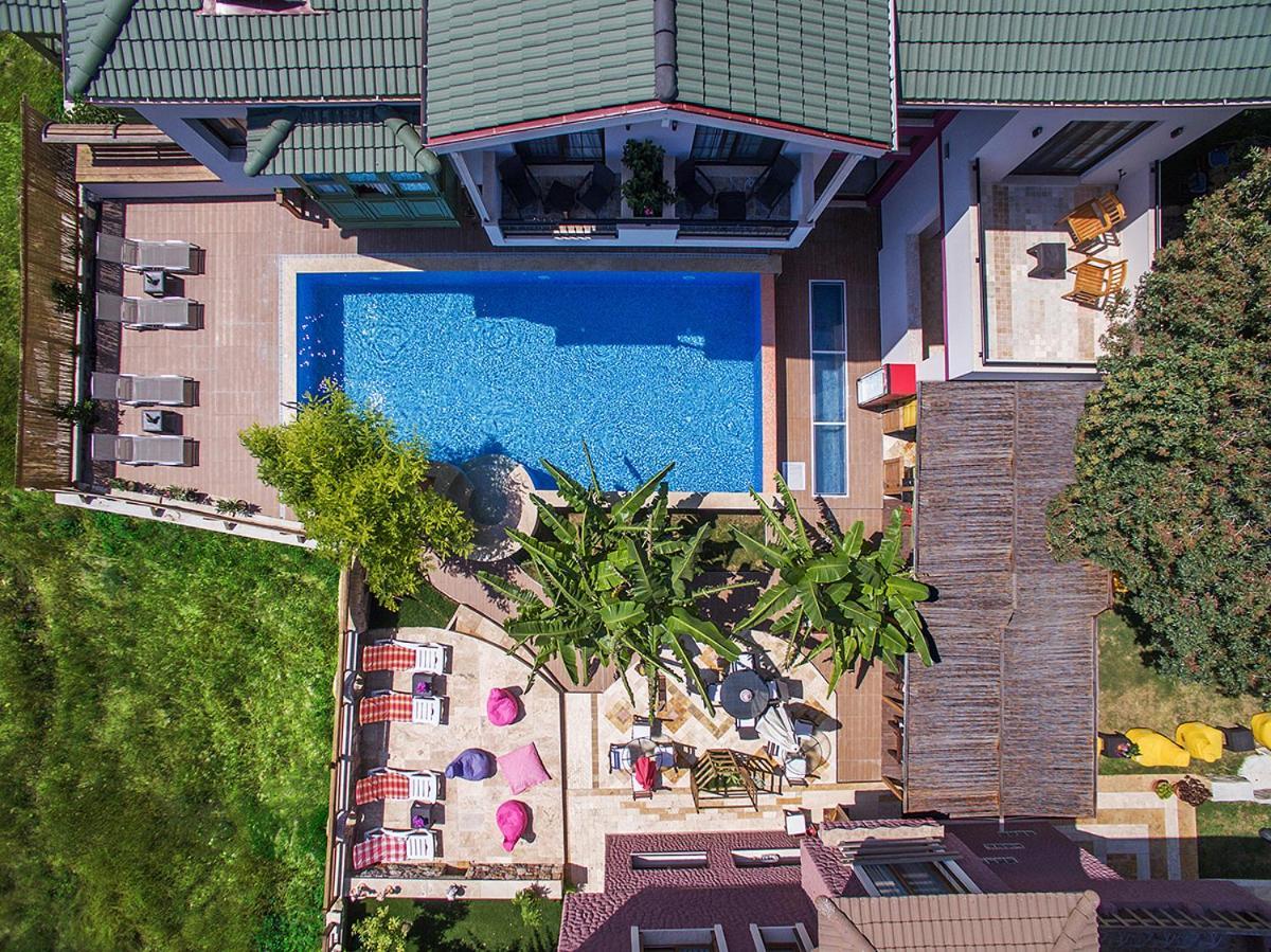 Cesmekes Otel ภายนอก รูปภาพ